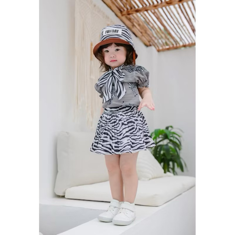 Funday Kidswear (เซ็ตม้าลาย) Size 9-12,12-18