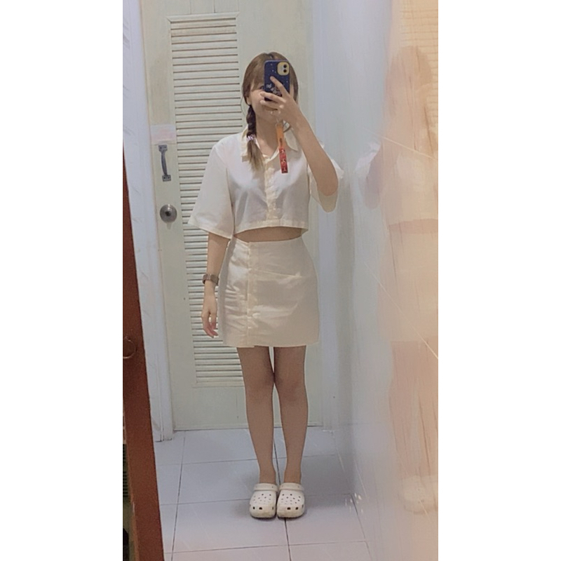 ชุดเดรสสีครีม ไซต์S เป็นชุดเย็บติดกัน