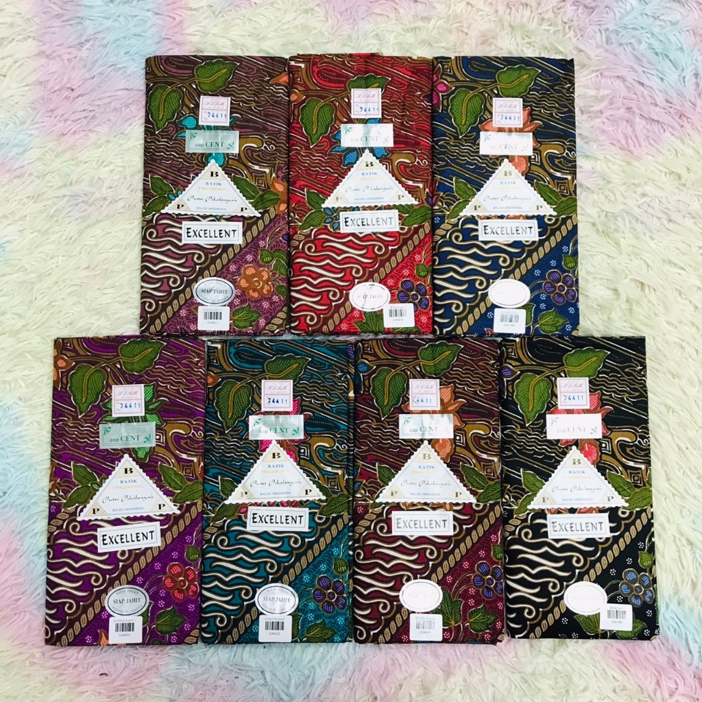 SOPHIA ผ้าถุงสตรี ปาเต๊ะ (เย็บแล้ว) สามเหลี่ยมเนื้อ 2 ตรา BATIK TRADISIONAL รหัส BTA03