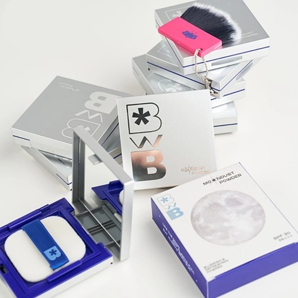 (พร้อมส่ง/ของแท้/แปรงรุ่นใหม่) BWB Moondust Blurring and Refreshing Powder 9g แป้งรีเฟรชผิวละมุน