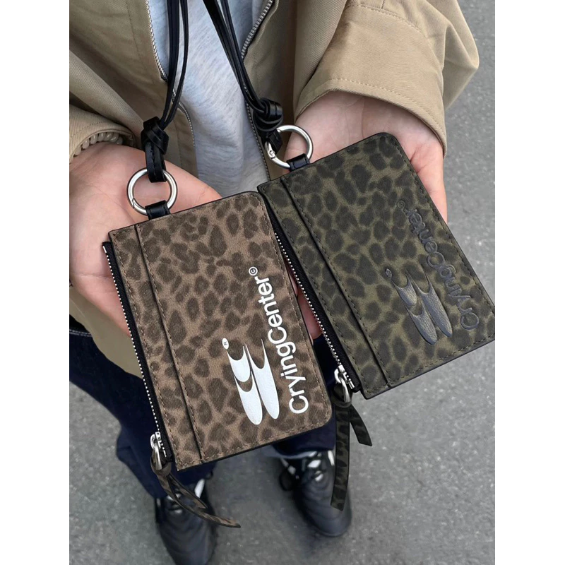 CryingCenter กระเป๋าหนังใส่บัตร Leopard Card Holder