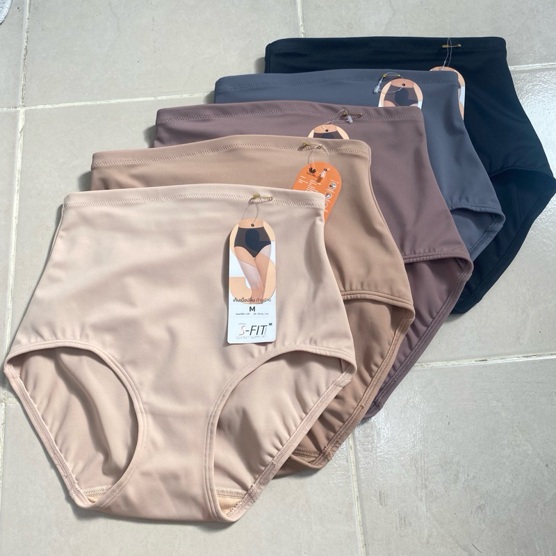 WACOAL กางเกงชั้นในแบบเอวสูง กระชับหน้าท้อง รุ่น WU4888