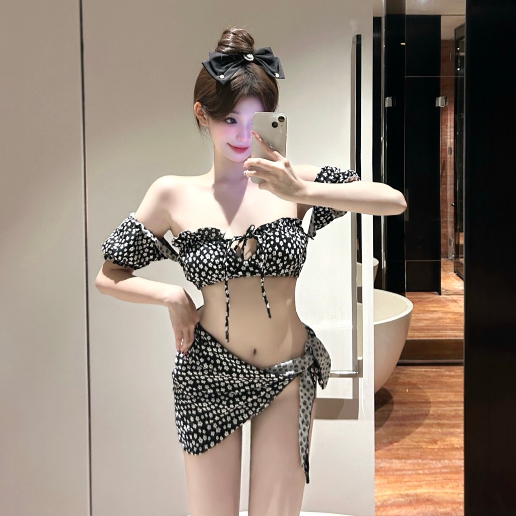 ส่งไวจากไทย🎈ชุดว่ายน้ำผู้หญิง เซ็ท3ชิ้น ชุดบิกินี่สำหรับสาวฮอต bikini set ลายดอกไม้น่ารัก มีฟองน้ำ