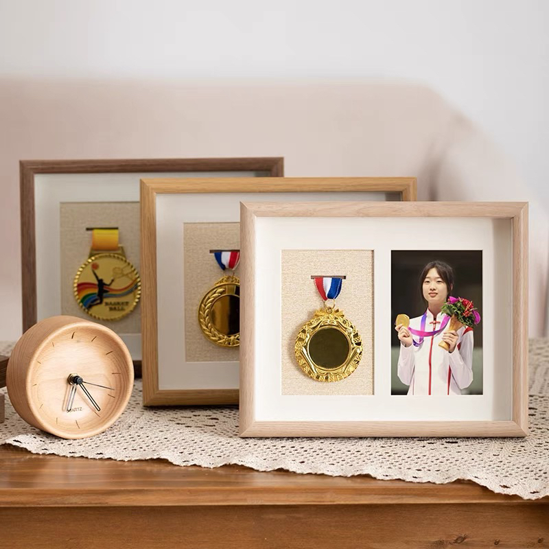 (5 แบบ)🏅กรอบรูปไม้ โชว์เหรียญรางวัล ที่เก็บสะสม เหรียญกีฬา วิ่งมาราธอน สามมิติ แขวนผนัง ตั้งโต๊ะ