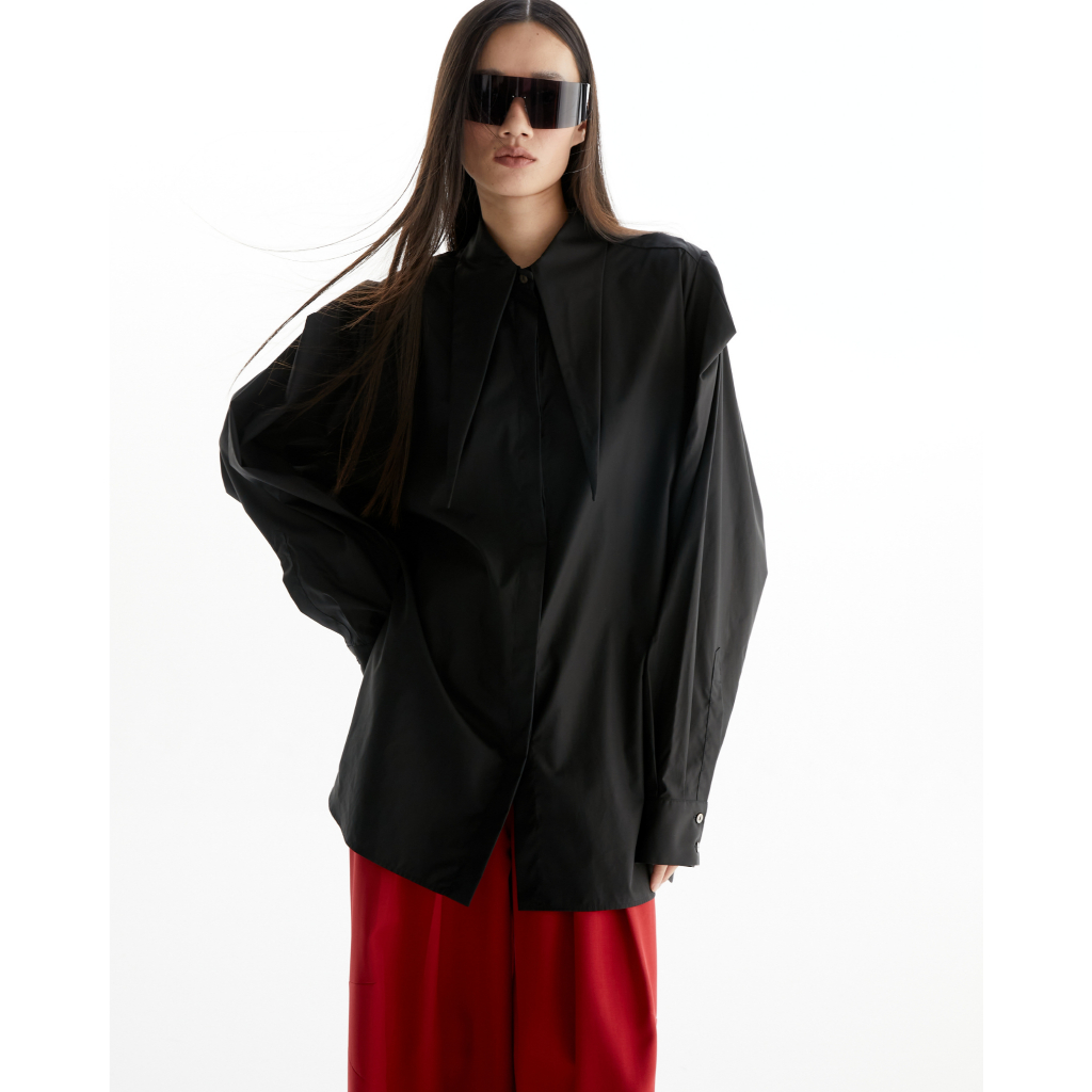 The SRT X14 (TBL245) Snowpiercer Oversized Shirt - เสื้อเชิ้ตโอเวอร์ไซส์แขนยาว ปกแหลม สีดำ — صورة 2