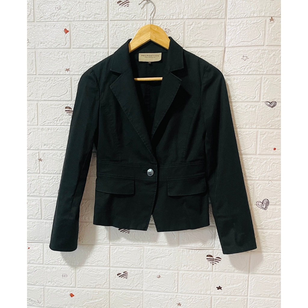 อก 32 สูทมือสอง Blazer ผู้หญิงสีดำ ทรงเบสิค  *S118