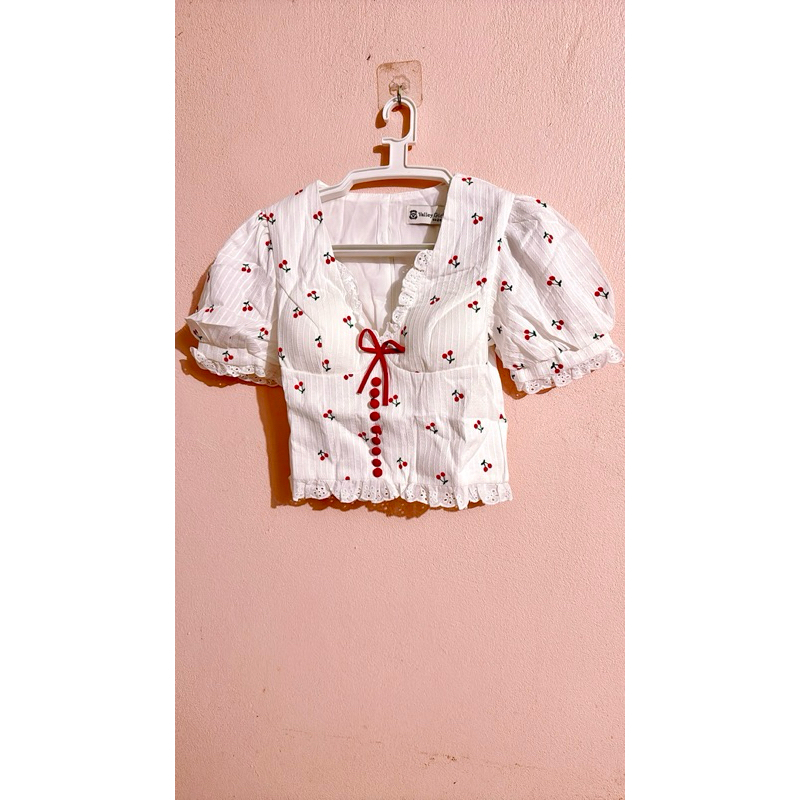 Valley girls ไซส์ S เสื้อปักเสื้อเชอร์รี่ มือ1