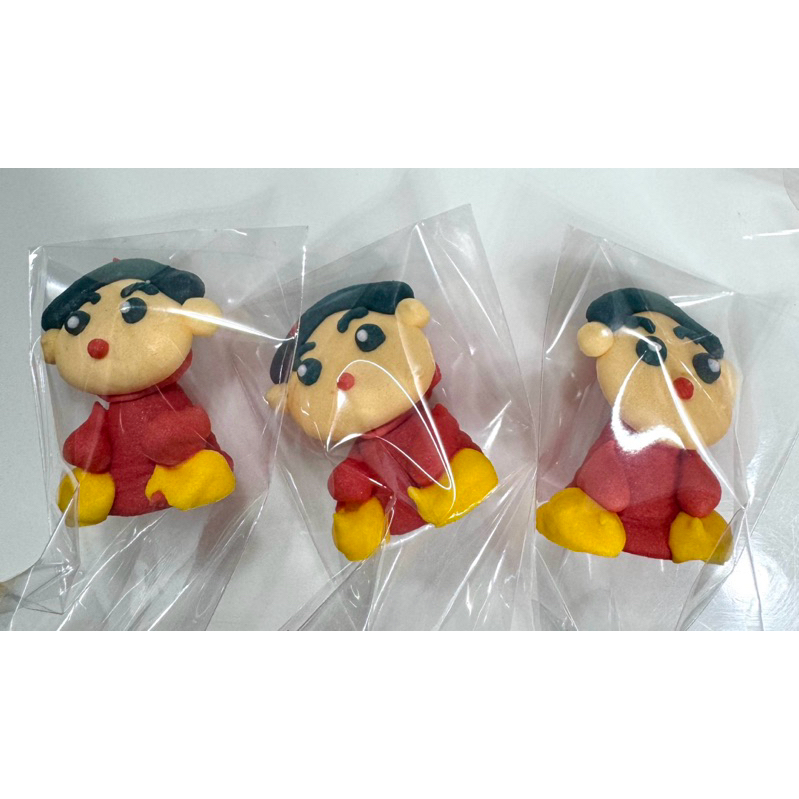 ตุ๊กตาน้ำตาลไอซิ่ง ชินจังตัวเต็ม 25ชิ้น/แพ็ค