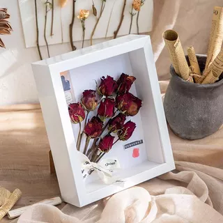 🔥พร้อมส่ง🔥🧉กรอบรูปไม้ 3D สามมิติ แบบมีพื้นหลัง ตั้งโต๊ะ DIYตุ๊กตา ของสะสม ของขวญั ปัจฉมิ แบบกลวง วางได้แนวตั้ง/นอน