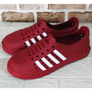 รองเท้าสวมหุ้มส้นคัทชูไฟล่อนสีสดใส เบอร์ 39-44 ราคาถูกคู่ละ 65 บาท น้ำหนักเบามาก ไม่อับชื้น สวมใส่สบาย
