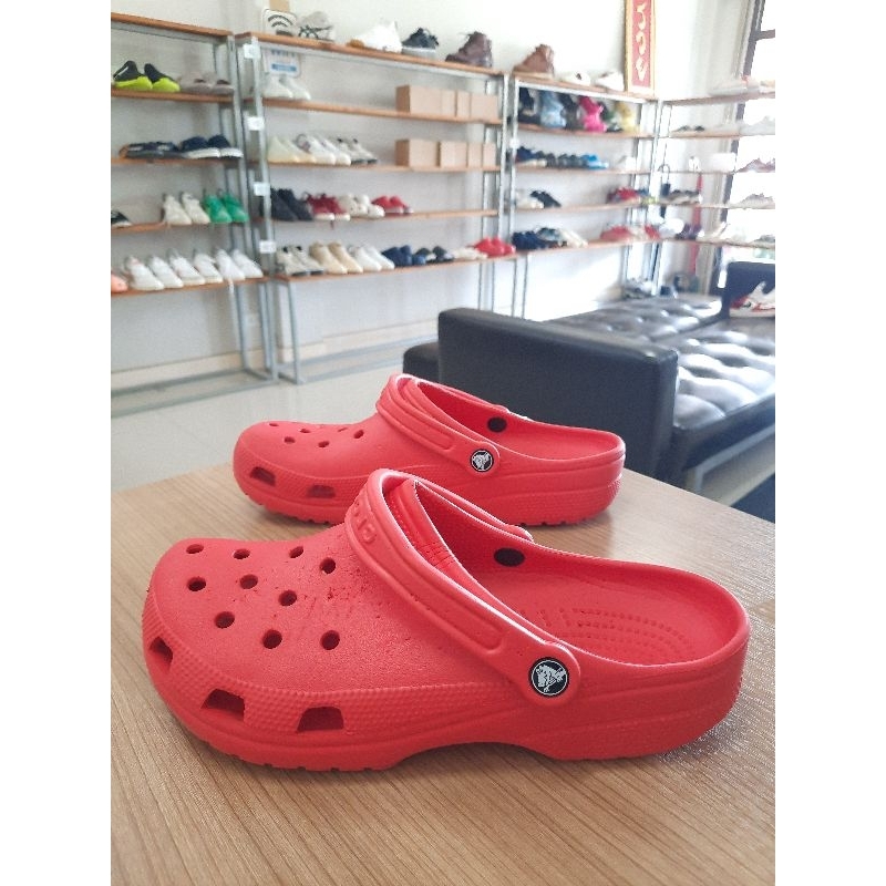 รองเท้าcrocsมือสองของแท้ size M9 42.5 วัดจริงยาว 26.5-27 cm