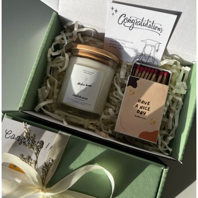 Gift set M2(เขียว) ของขวัญเทียนหอม 60 ml พร้อมฝาไม้ กล่องสีเขียว ของขวัญรับปริญญา สวัสดีปีใหม่ วันเกิด