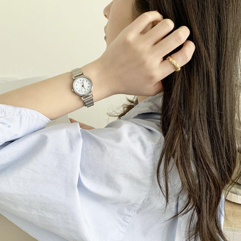 [จัดส่งในกทม]2024 นาฬิกาผู้หญิงใหม่ นาฬิกาควอตซ์แฟชั่น นาฬิกาดิจิตอลสไตล์เรโทรเรียบง่ายนาฬิกาผู้หญิง - รูปที่ 6