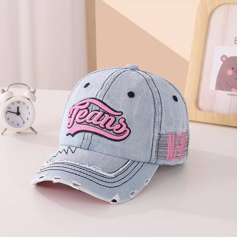 [พร้อมส่ง] หมวกเด็ก 1ปี - 6ปี รอบหัว:50-52 cm. หมวกแก๊ปยีนส์ งานฟอกเฟดแต่งขาดๆ ปักอักษร Jeans หมวกแฟชั่นเด็กใส่กันแดด - รูปที่ 3