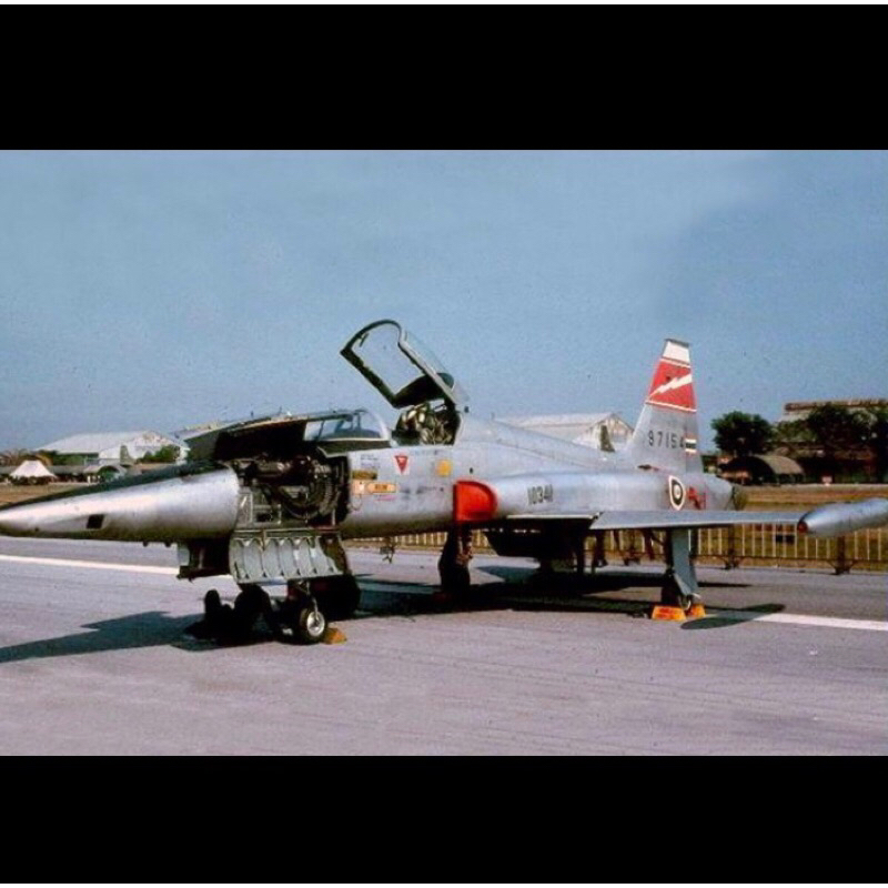 โมเดล เครื่องบินรบ ขับไล่ F-5A ฝูง 103 สายฟ้า Lightning ขนาด 1/144 ของ ทอ.ไทย