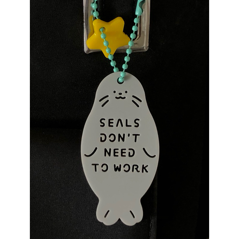 Seals 🦭 don’t need to work ⭐️ พวงกุญแจเป็นแมวน้ำไม่ต้องทำงาน