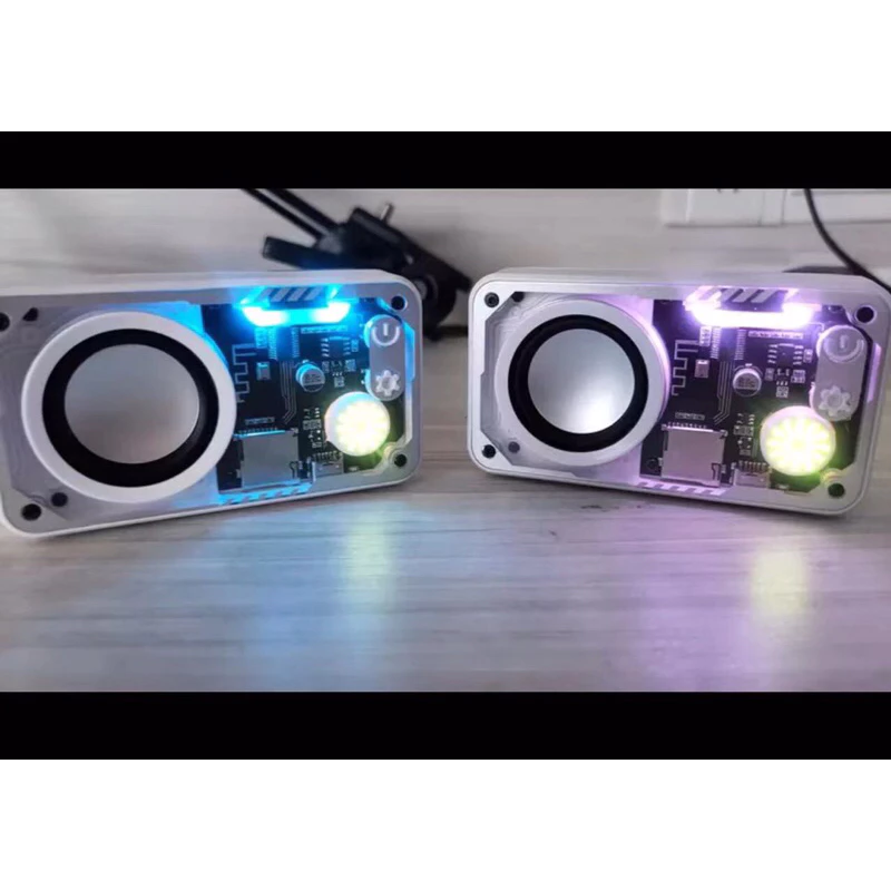 ใหม่ลำโพงบลูทูธแสงสีสันสดใสสีสันสดใส V8 ปืนใหญ่เหล็กขนาดเล็กเบสรองรับ Series Mecha ปืนใหญ่เหล็กขนาดเล็ก thumbnail 4