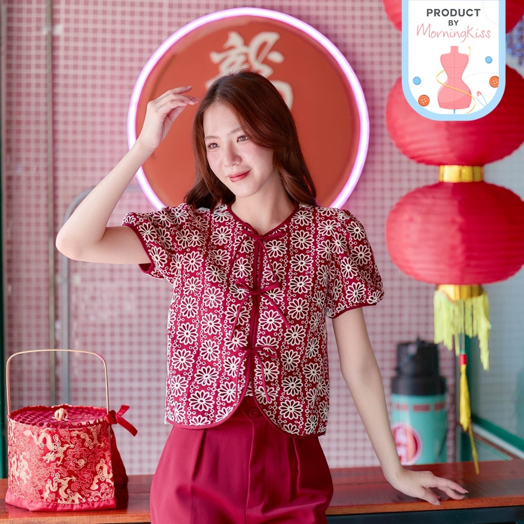 07-336 เสื้อผ้าลูกไม้ฉลุลายดอกไม้โทนสีแดงครีม Lucky Lace Blouse - 6 ไซส์