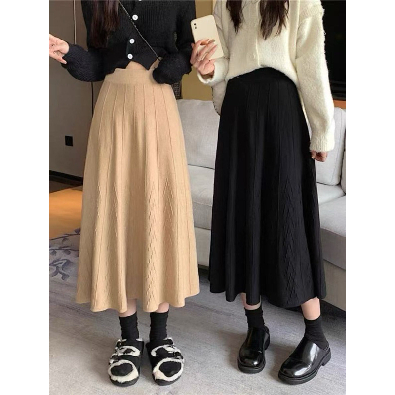 กระโปรง095#ไหมพรมลายที่ปลายมี4สีค่ะ