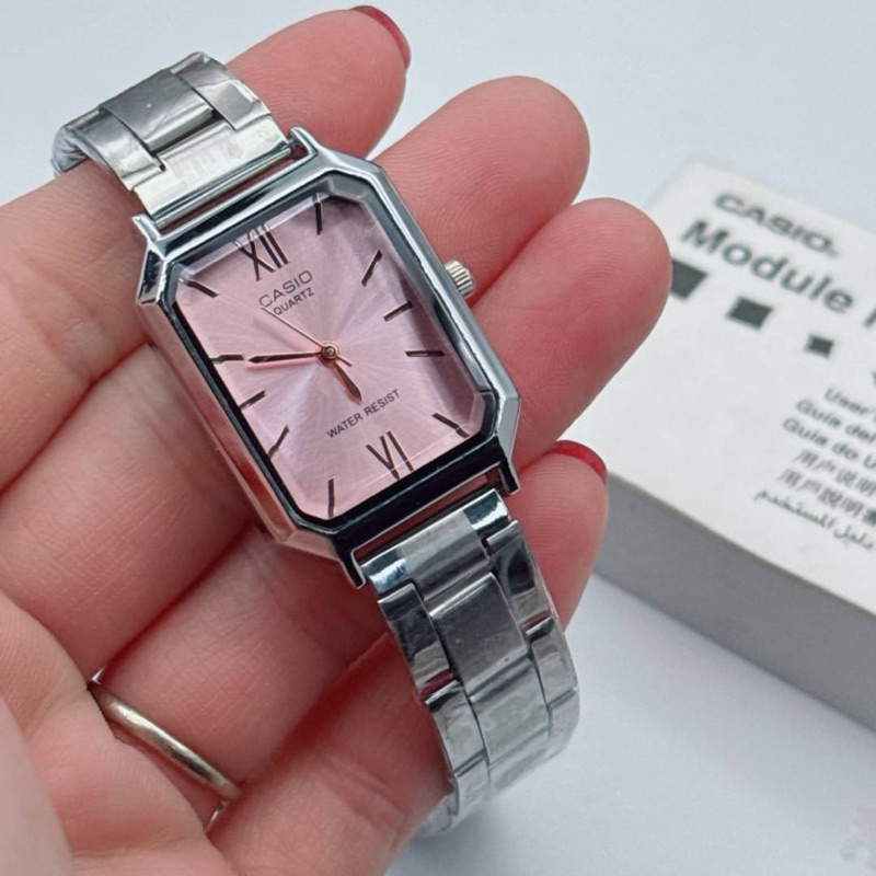 นาฬิกาแฟชั่นผู้หญิง casio หน้าปัดทรงสี่เหลี่ยม ตัดสายได้ตามขนาดข้อมือ