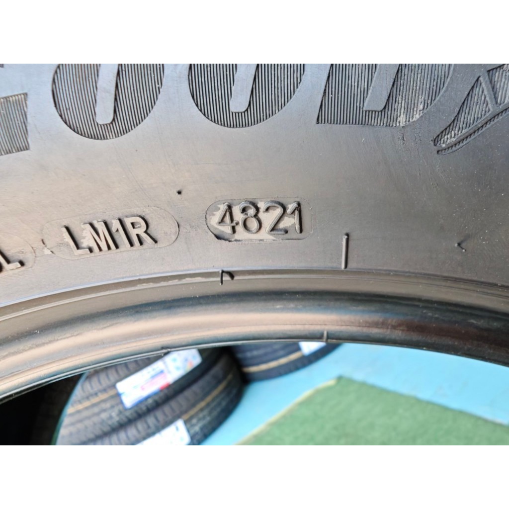 ยางเปอร์เซ็นต์ Goodyear ขนาด 225 55 R18 ยางปี 21 ดอกยางสวยมีแค่ 1 เส้นราคาเส้น 450 บาท ยางนิ่มสภาพดี