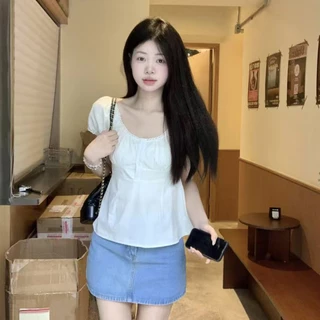 เสื้อยืดแขนสั้นสีขาว ดีไซน์มินิมอล เหมาะกับทุกโอกาส