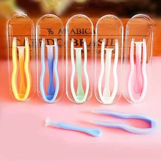 ผู้ใส่คอนแทคเลนส์ กล่องคอนแทคเลนส์ Contact Lens Wearer