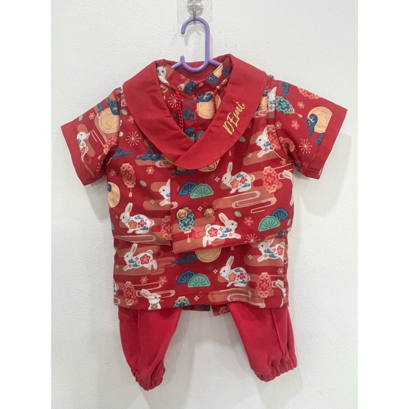 มือ2 ชุดตรุษจีน เด็กผู้ชาย Demi Size 18-24Months ทรงใหญ่ เหมาะกับเด็ก 2-3 ขวบ