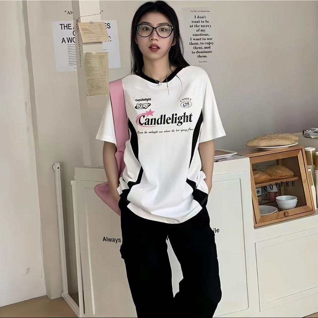fashiongirl1688 เสื้อยืดผู้หญิง ตอวี แขนสั้น ลายสกรีนอักษรแต่งแถบสลับสี น่าสนใจทันสมัยใส่สบายไม่ร้อน