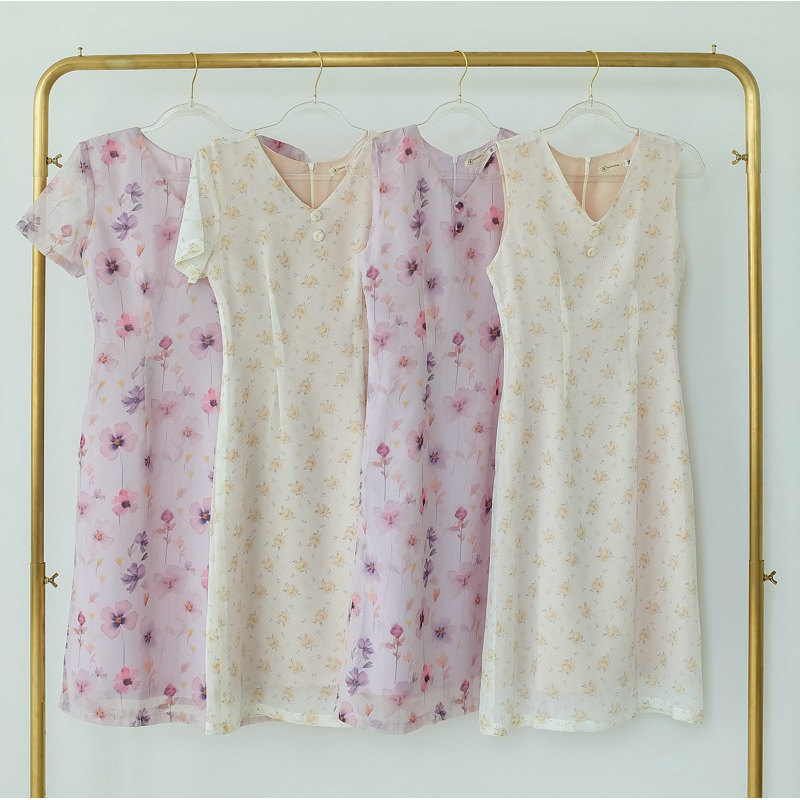 💜💛เดรสคอวีเข้ารูปทรงเอ 2กระดุม ผ้าชีฟองดอกไม้Limited fabric**ไซส์ดูรูป2-4นะคะ