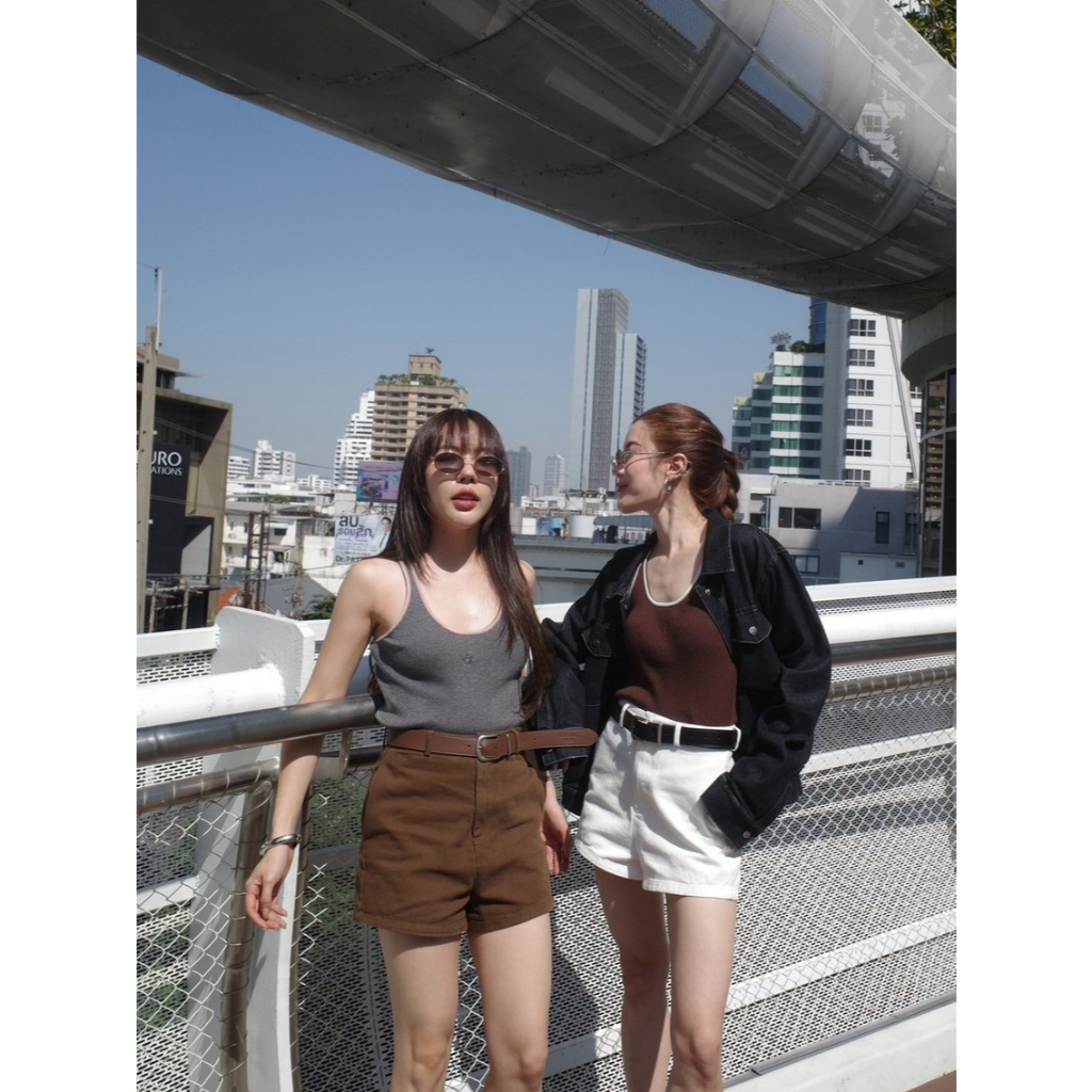 Akkara Studio - MID-WAIST short jean + Belt กางเกงขาสั้นผ้ายีนส์มาพร้อมเข็มขัด