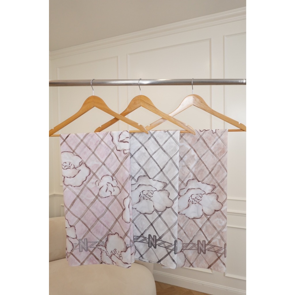 ผ้าคลุม N Able Collection Poppy ฮิญาบทรงสามเหลี่ยม เนื้อผ้านุ่มลื่นเบาใส่สบายจัดทรงง่ายขนาด115*115CM