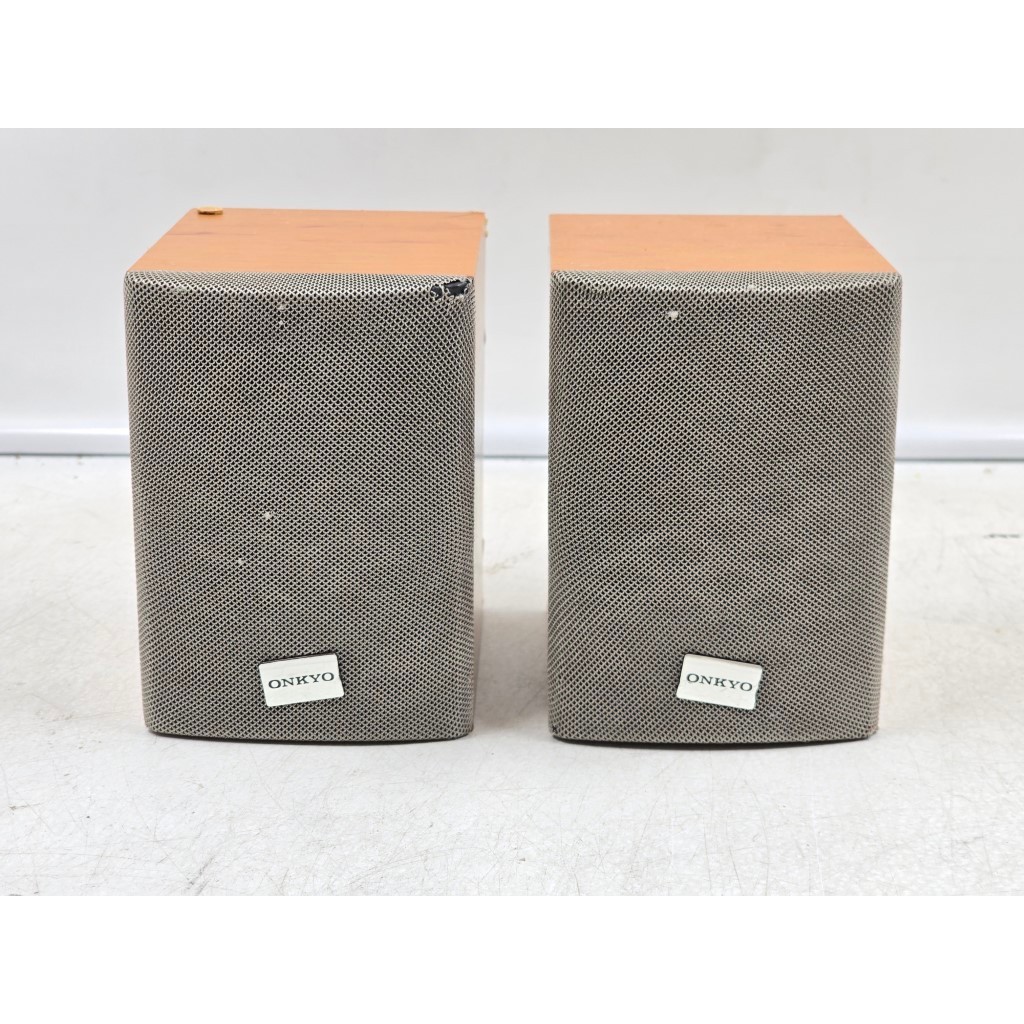 AZ204 ลำโพง 1 คู่ มือสองญี่ปุ่น (026) ONKYO UWA-7ST 30W 6 โอห์ม Woofer 2.5 นิ้ว Size ตู้ 8.5x9.5x12C