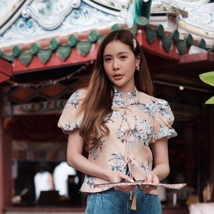[โค้ดช้อปปี้ 30% เหลือ 398 บาท] MERR THAILAND - เสื้อลินิน แขนฟักทอง ลายผ้าน่ารัก