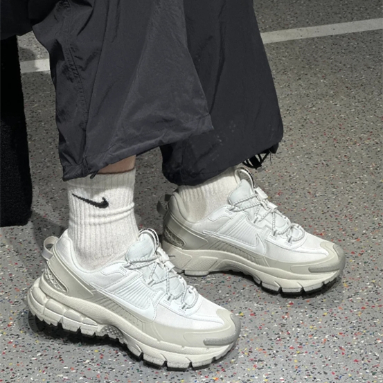 Nike Air Zoom Vomero 5Roam Summit White white ของแท้ 100%
