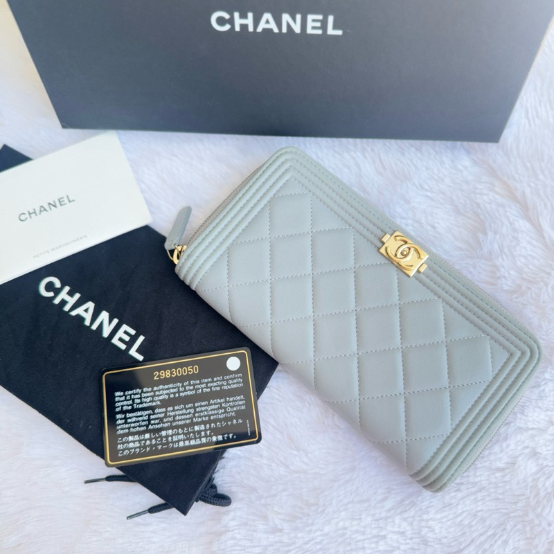 Chanel Boy Long Wallet หนังแกะ โลหะเงิน HL29