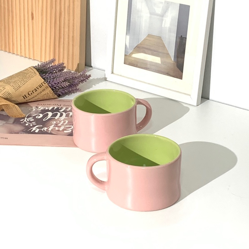 Goodsceramics Milk mug แก้วเซรามิกสีสดใส ผิวสัมผัสเรียบลื่นมันเงา ก้นแก้วด้านนอกเป็นเนื้อทราย