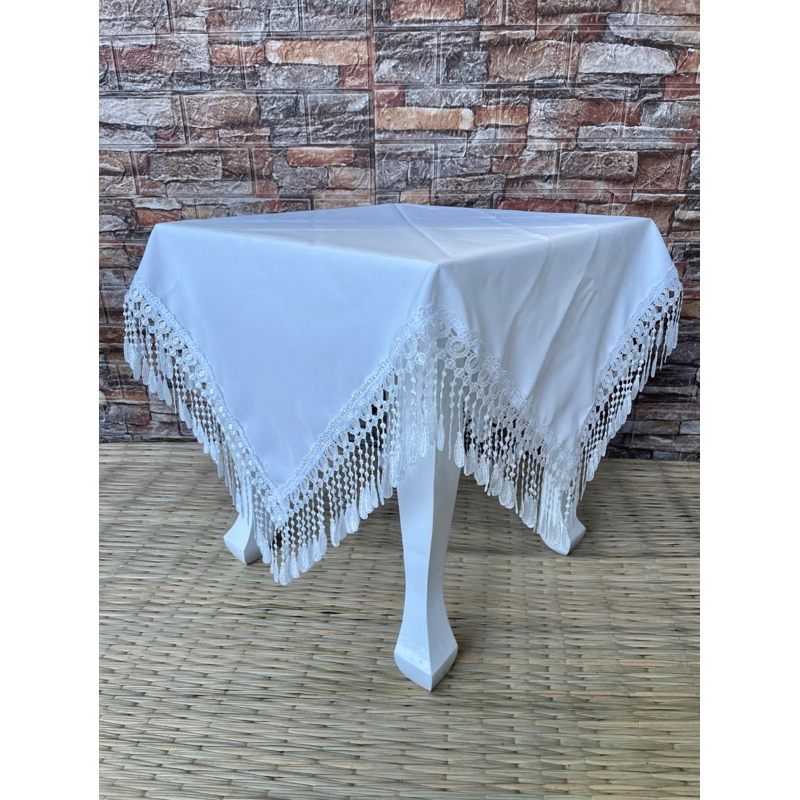 ผ้าคลุมโต๊ะเคียง ผ้าปูโต๊ะเคียงสีขาวระบายลูกไม้สวยงาม ขนาด 80 × 80 ซม ราคา / ชิ้น