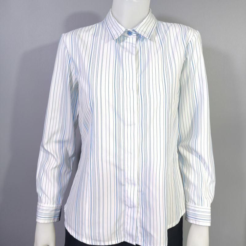 มือสอง เสื้อเชิ้ตแขนยาว Uniform Specializer อก 37 ชุดฟอร์ม เสื้อพนักงาน
