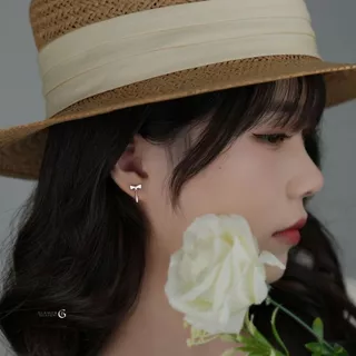 GLAMOR✨ต่างหูเงิน Different จี้โบว์ ต่างหูแฟชั่น ตุ้มหูเงิน925 ต่างหูดีไซน์น่ารัก น้ำหนักเบา