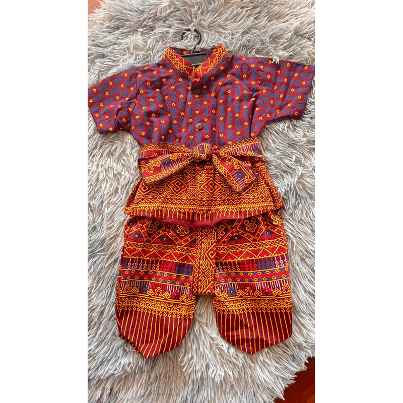 พร้อมส่งชุดเด็กผ้าไทยลายตะขอสีใหม่ล่าสุดสีแดงไวน์ขับผิวผู้ รูปที่ 6