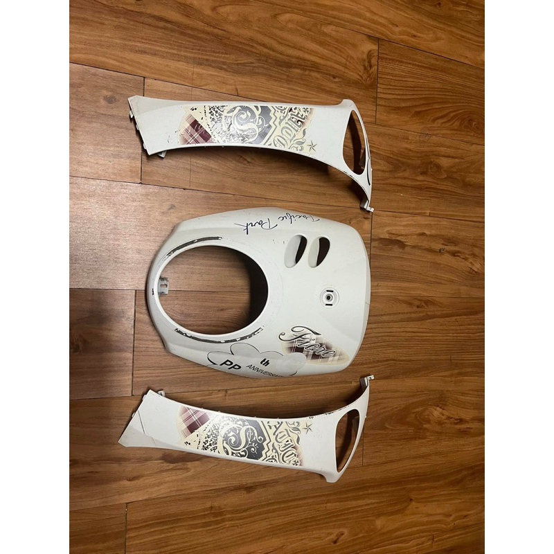 ชุดสี มือสอง Yamaha FIORE 6ชิ้น สภาพตามรูปครับ ขอดูรูปเพิ่มเติมได้