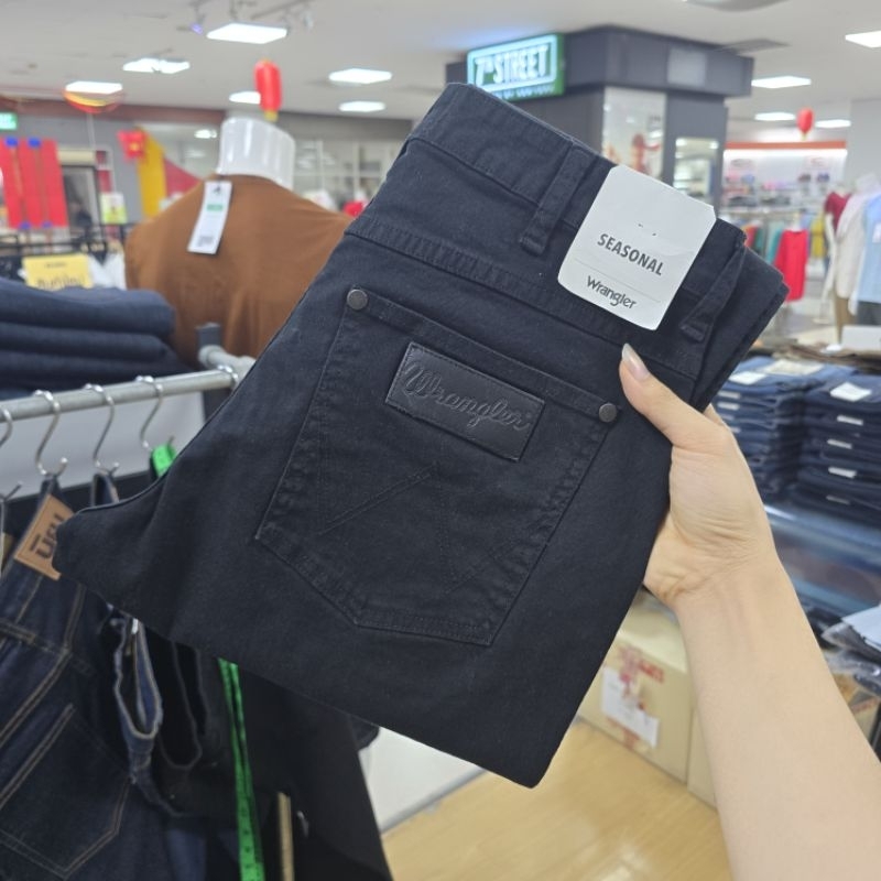 กางเกงผ้าชิโน ผู้ชาย แบรนด์Wrangler ทรงกระบอกตรง สีดำ ผ้ายืดใส่สบาย รุ่น[MARIS06]