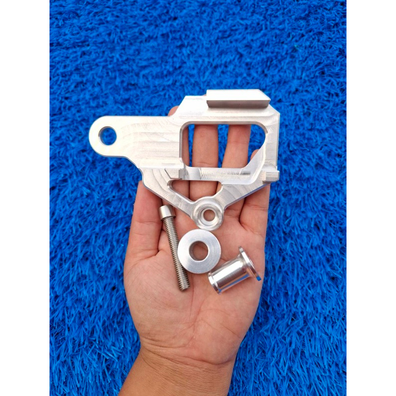 ชุดขายึดดั้ม ขายึดฝาดั้มอามกล่องทั่วไป , อามDKT ใช้ยึดฝาดั้มเบรคติดกับอามแต่ง อามเดิม มีมาพร้อมบูทน็อตตามรูป