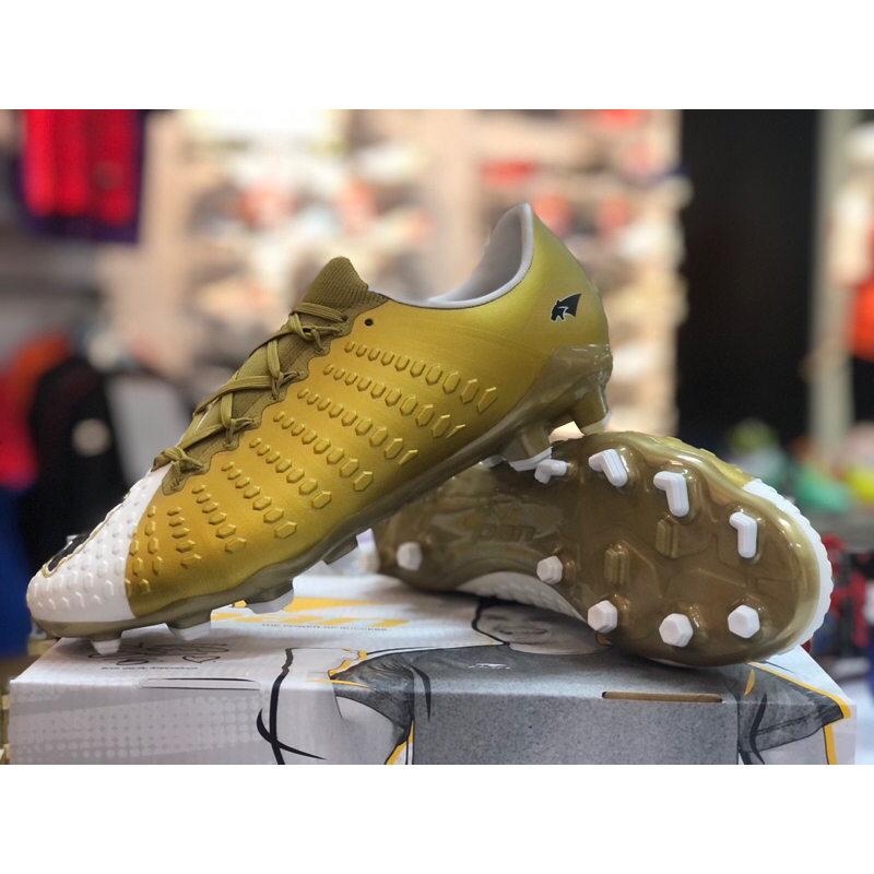 Pan balancer touch x Flyknite รองท๊อป ( 3590 บาท )
