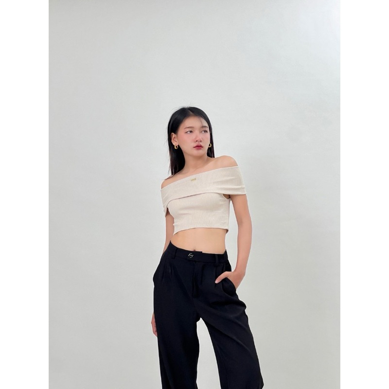 ส่งต่อ KIMBER TOP มือสอง เสื้อเปิดไหล่ เสื้อปาดไหล่ผ้าร่อง unigam