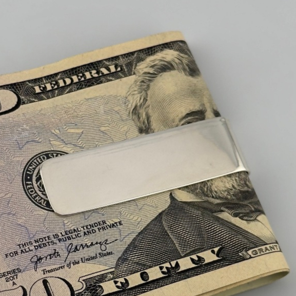 Marbella.bkk กระเป๋าสตางค์ แบบคลิปหนีบ คลิปหนีบเงิน ที่หนีบธนบัตร Money Clip เงินแท้ รุ่น Raphael M