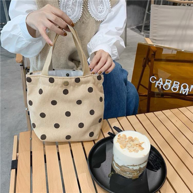 *พร้อมส่ง*กระเป๋าผ้าลูกฟูกแบบถือ ขนาดเล็กกว้าง 10 นิ้ว ผ้านุ่ม มีผ้าซับด้านใน