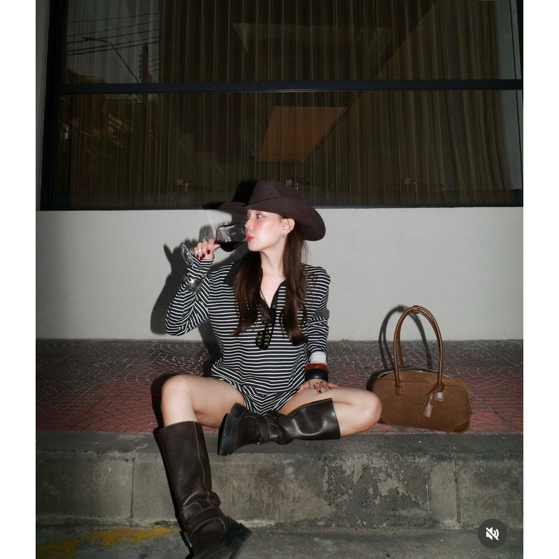 (ใช้โค้ด 20% เหลือ‼️2,320฿-3,250฿‼️)New!! Baconandpie Truck Bag สี Mocha, Limited Suede