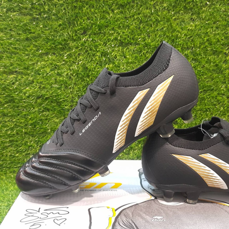 รองเท้าสตั๊ดแพน PAN LEGENDA PR0 ตัวท็อป หนังจิงโจ้. PFS5A1  ราคา 4,990 บาท....